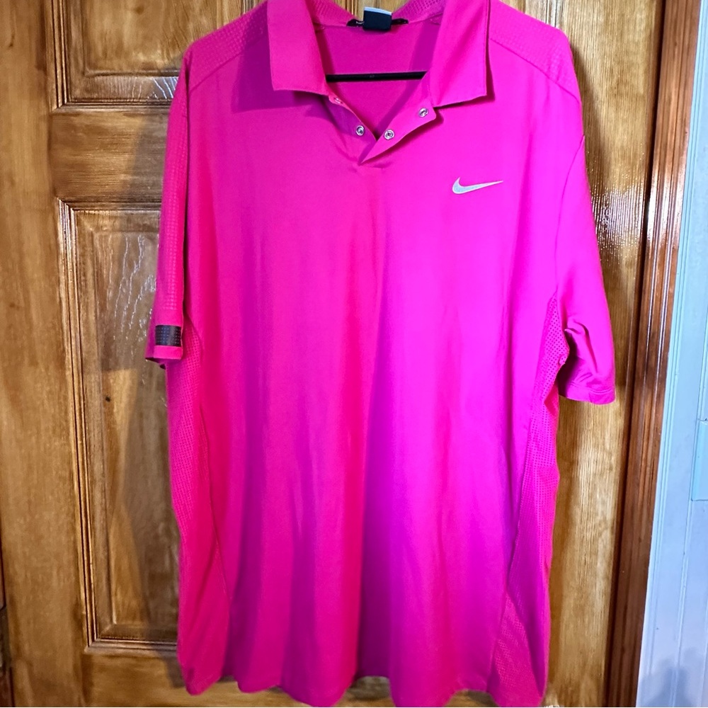 Mens Dry fit Nike golf shirt